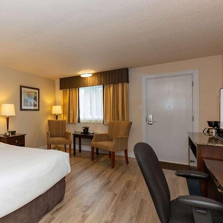 Quality Inn & Suites マタン エクステリア 写真