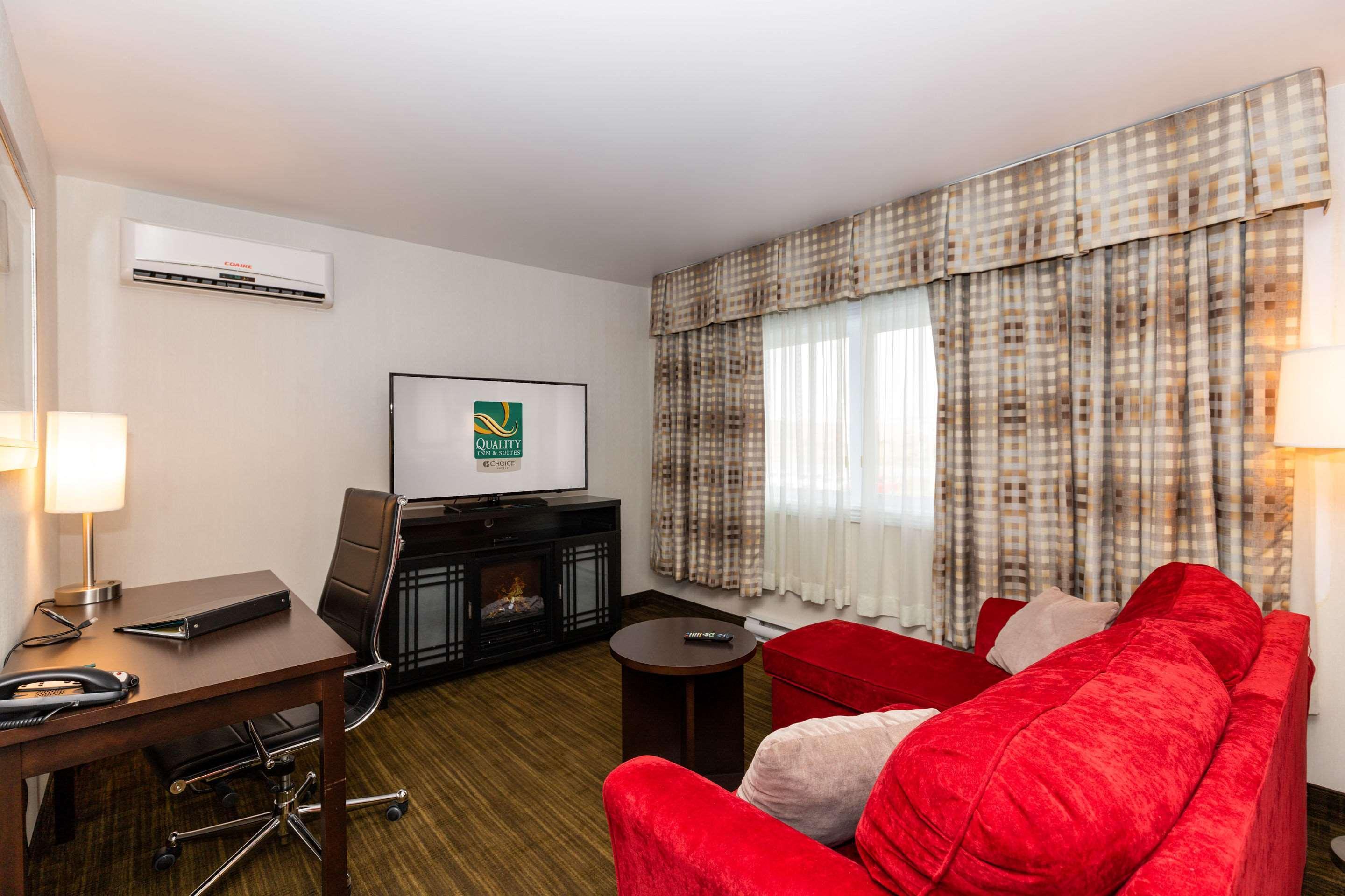 Quality Inn & Suites マタン エクステリア 写真