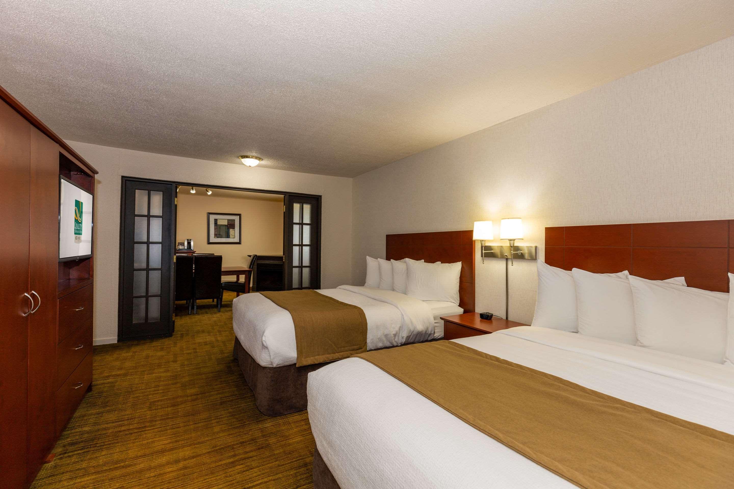 Quality Inn & Suites マタン エクステリア 写真