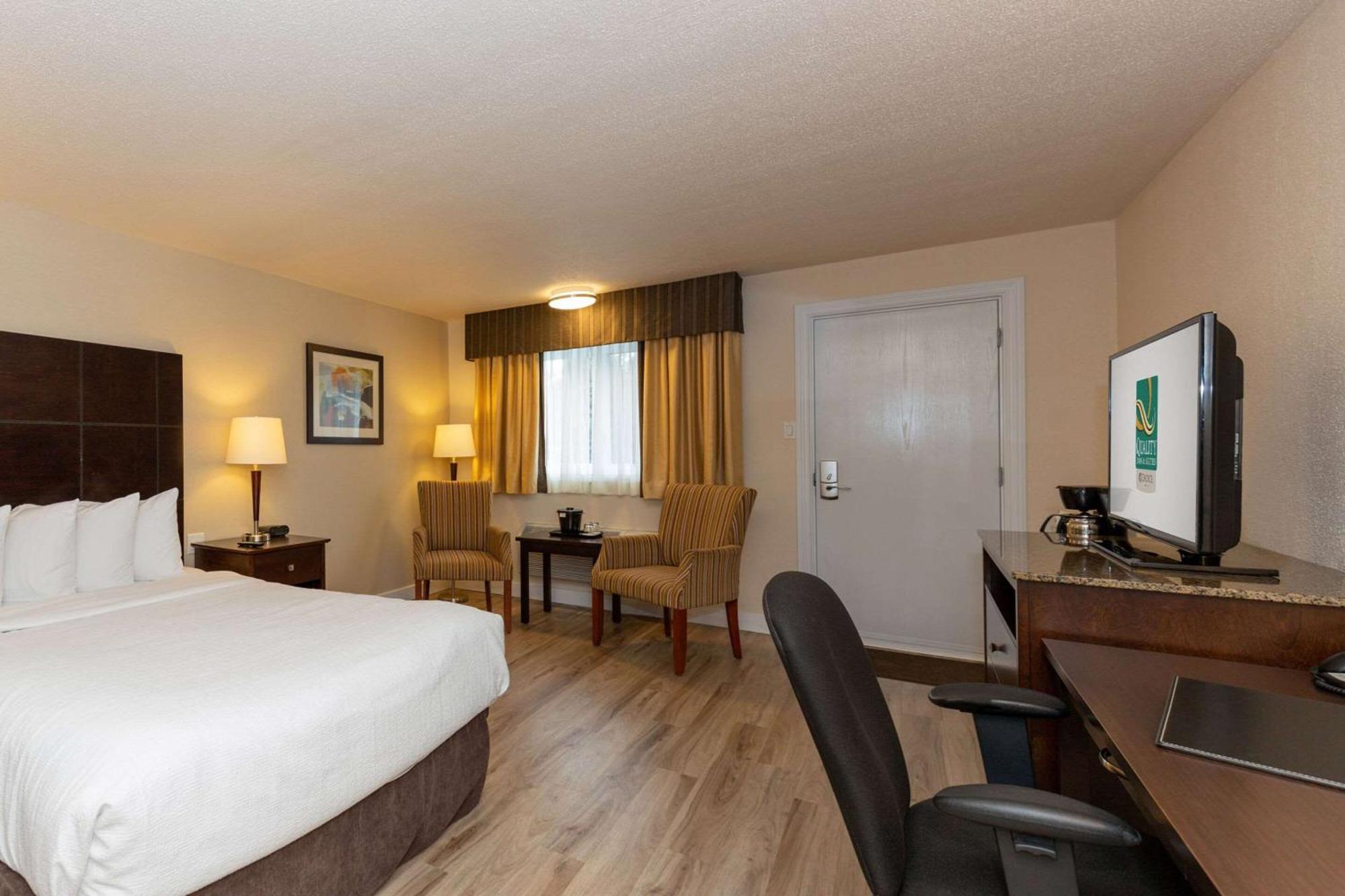Quality Inn & Suites マタン エクステリア 写真