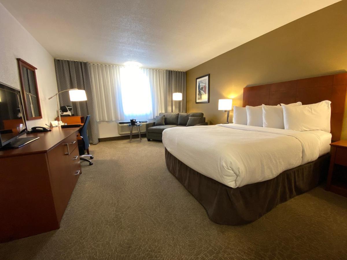 Quality Inn & Suites マタン エクステリア 写真